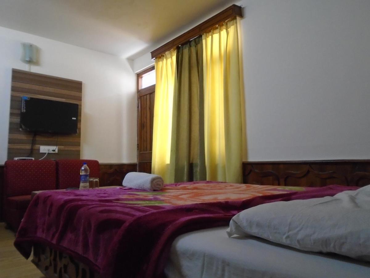 Hotel Magnolia Mallroad Manali Extérieur photo