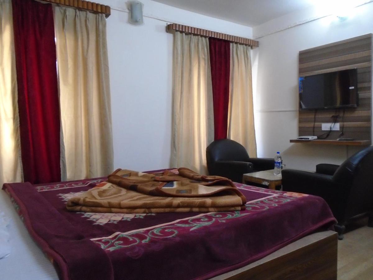 Hotel Magnolia Mallroad Manali Extérieur photo