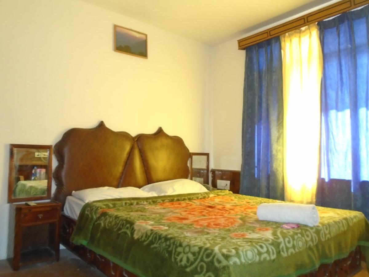 Hotel Magnolia Mallroad Manali Extérieur photo
