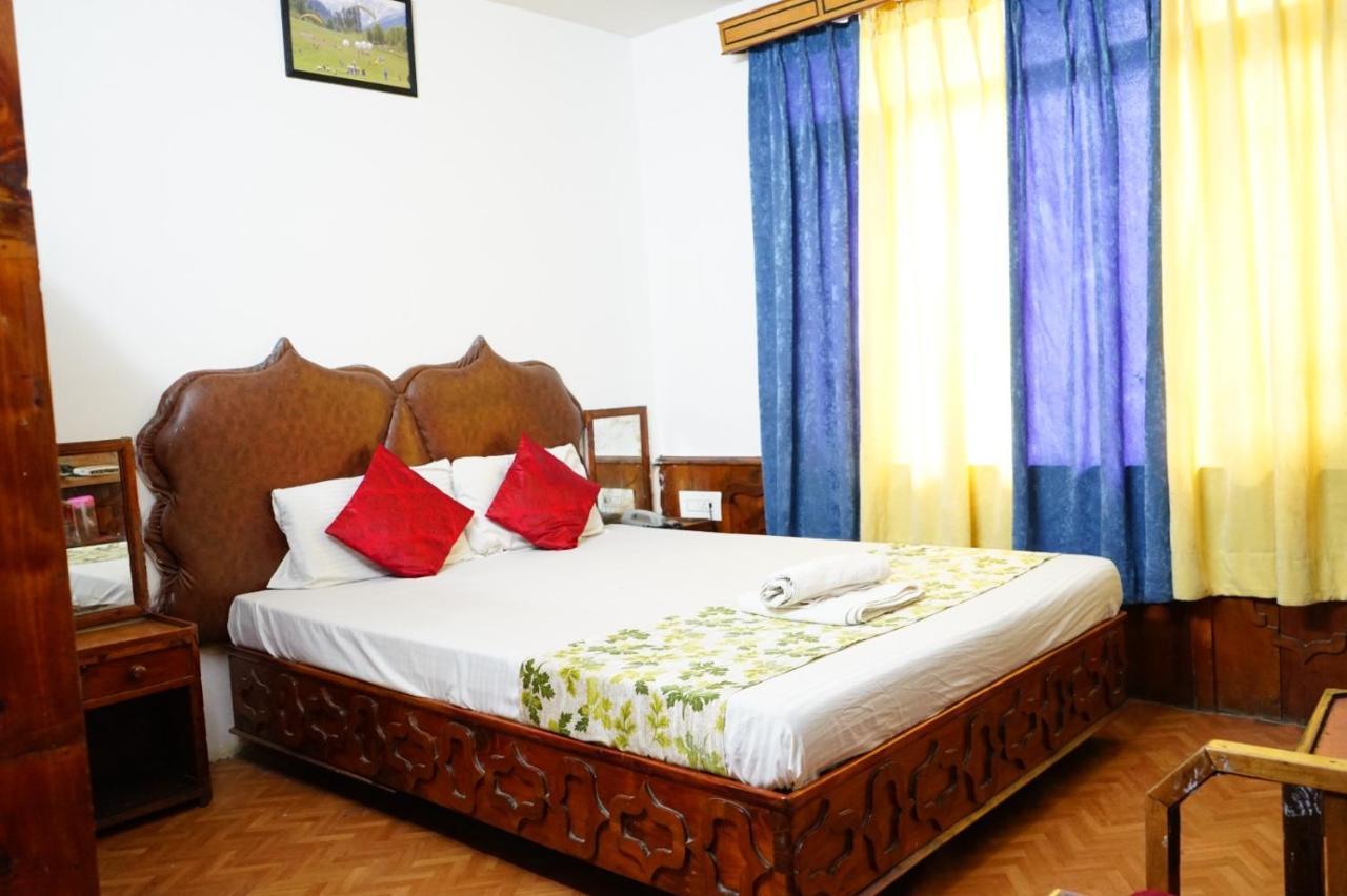 Hotel Magnolia Mallroad Manali Extérieur photo